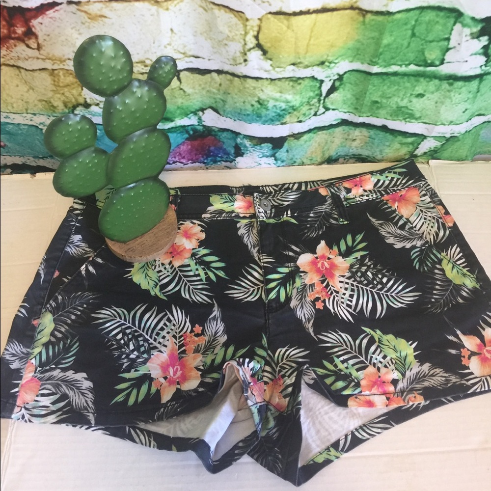 Arizona Jean Co. floral shorts Juniors size 15